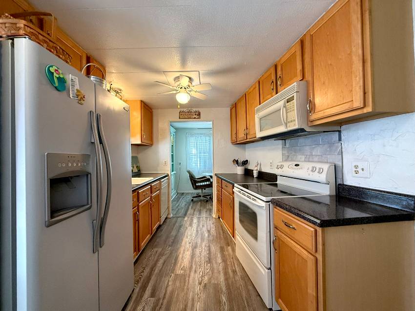 18 Date St a Bradenton, FL Mobile or Manufactured Home for Sale